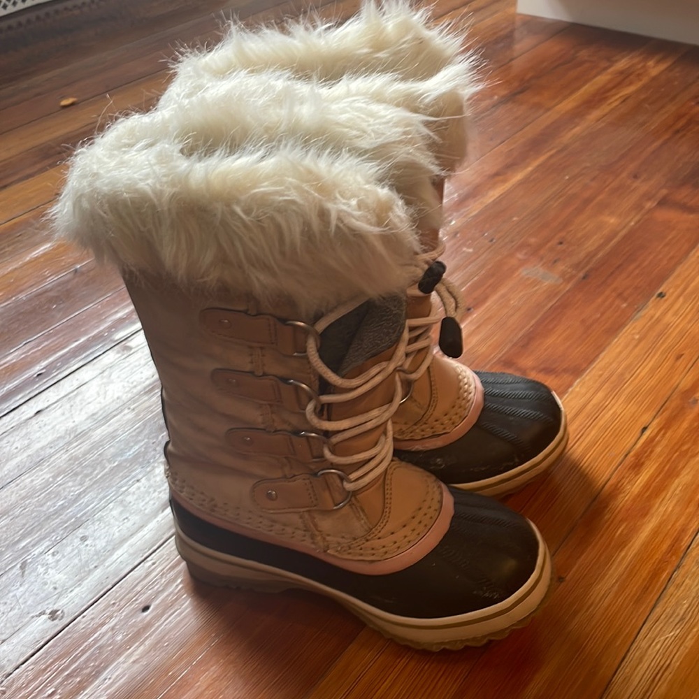 Sorel kids extremely warm winter boots